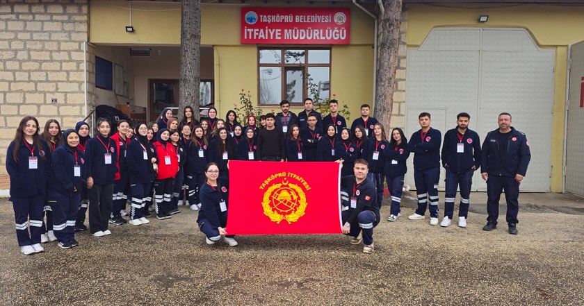 İtfaiye Müdürlüğü’nden Öğrencilere Afet ve Acil Durum Eğitimi