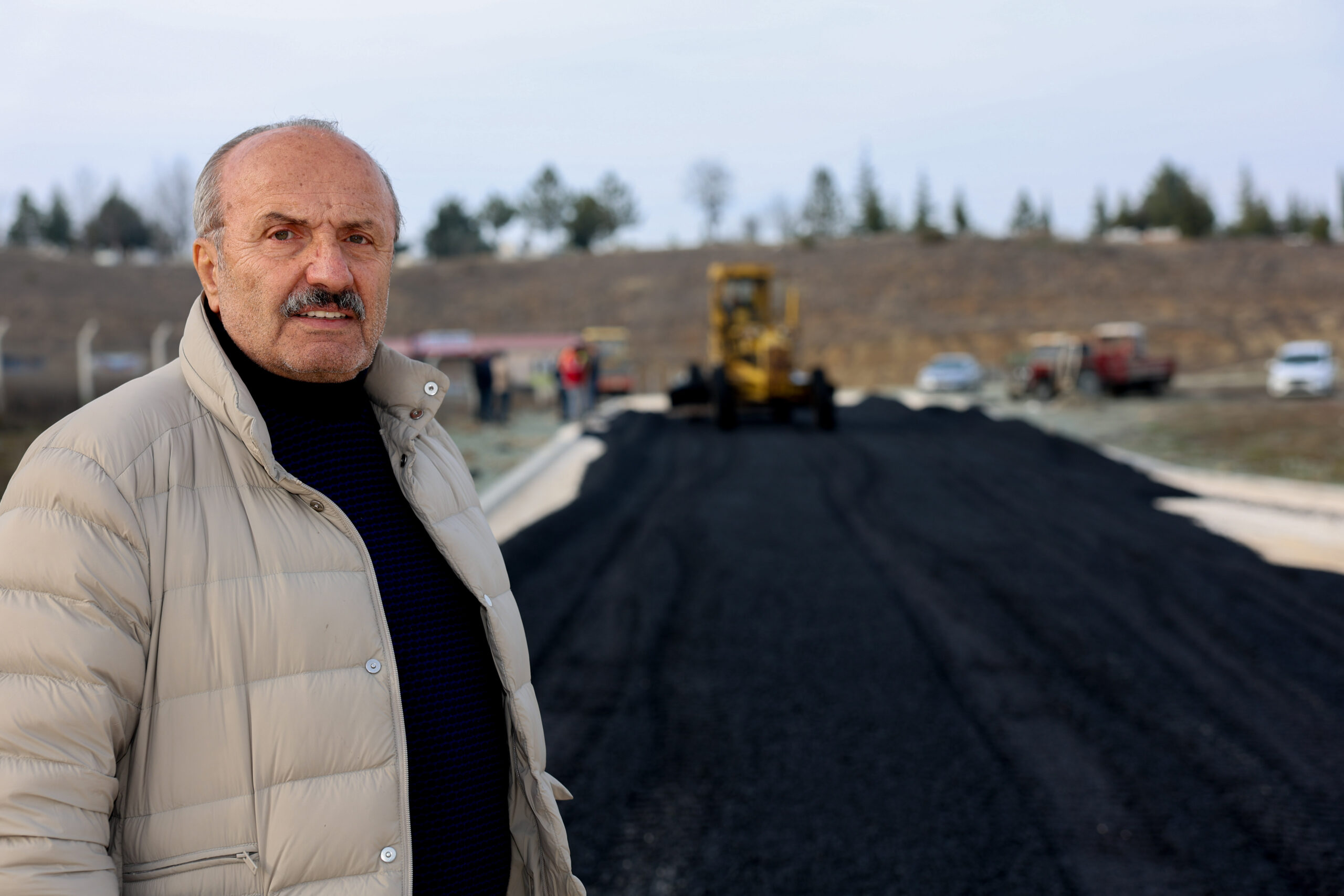 Taşköprü’de yeni kamyon garajının girişleri sıcak asfalt Yapıldı